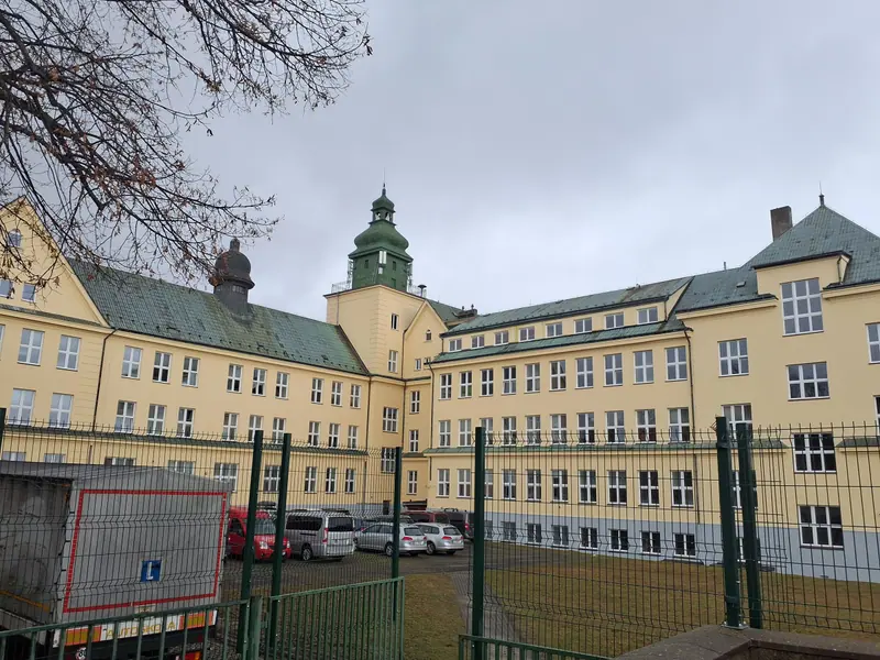 Historická budova Střední a Mateřské školy Na Bojišti v Liberci