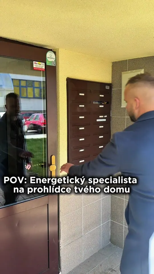 Náhled videa: Energetický specialista na prohlídce domu